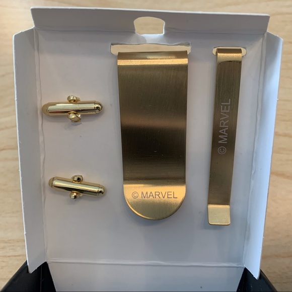Captain Marvel Cuff Links Money Clip Tie Clip Boxed Set, NWOT - Picture 3 of 6